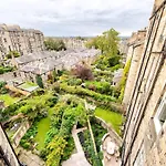 Beautiful City Centre Georgian 4 Bed Townhouse With Private Garden